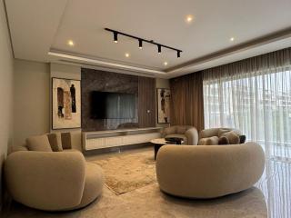 Luxury Lake View Apartment 3BR New Cairo - 2