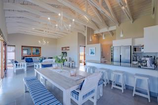 Spacious 4 Bedroom on the Beach - 1