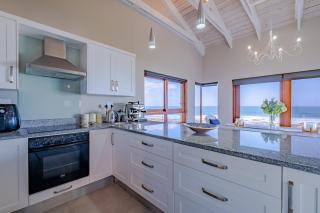 Spacious 4 Bedroom on the Beach - 6