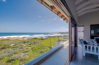 Spacious 4 Bedroom on the Beach - 3