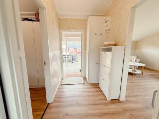 Cozy Cabin 300m from the Lake with Boat & large Greenhouse - 8