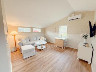 Cozy Cabin 300m from the Lake with Boat & large Greenhouse - 7