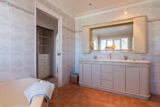 Tropical Waterfront Family Entertainer Pet friendl - 7