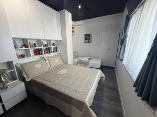 The Gallery Flat in the Core of Tirana - 8