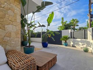 Villa Antonio, Private Jacuzzi, Holiday, 3 BR, 100m to the Beach - 5