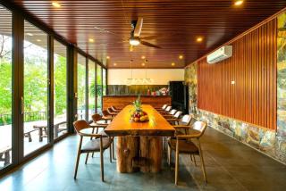 The Central Urban Retreat with 24-7 Café & Full Service Amenities - 4