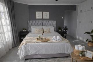 Grey Crescent living - 3