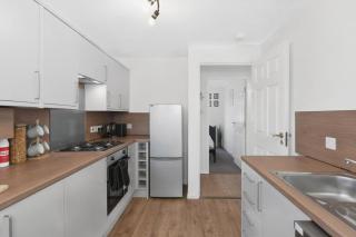 Saughton 2BR Free Private Parking Near Tram station - 3