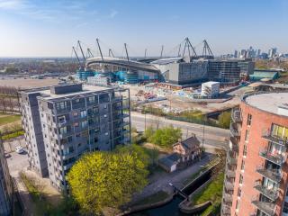 6th Floor W balcony Walk To Coop Arena Etihad - Pass the Keys - 8