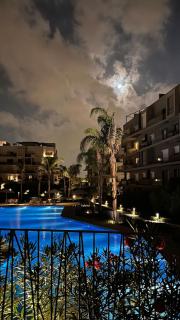 VELORA- Serviced Luxury apartment with garden - pool view Sodic New Cairo - 8