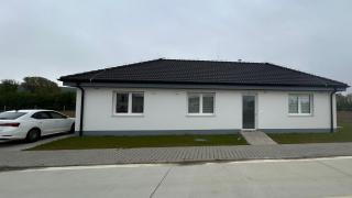 Moderný dom s kuchyňou, záhradou a parkovaním - 5