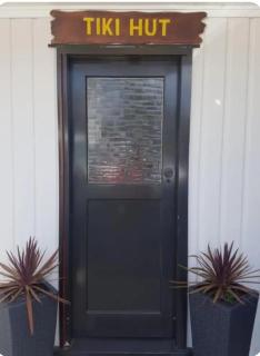 Tiki Hut - 7