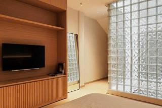 Intimate Nordic Glass-Block Studio in Downtown D1 - 3