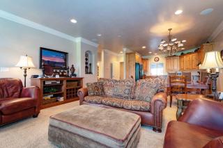 Powder Palace LS44 Ski Getaway Hot Tub & Games - 6