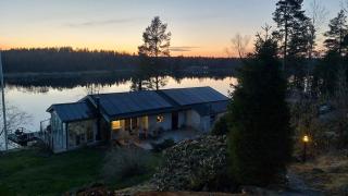 Lake house with jacuzzi, sauna & stunning sunset - 0