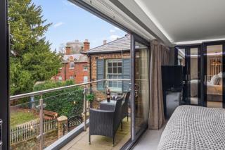 Closest Home to Windsor Castle - 2