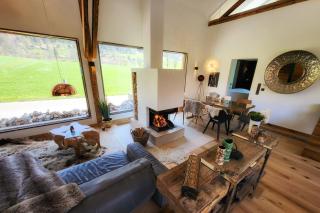 stylische Alpenlounge mit Pool, Blockhaus-Sauna und Jacuzzi für bis zu 12 Personen - 9