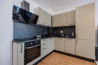 Minimalist Apartment by Blvd 44B8 - Free Parking - 9