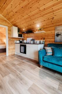 Riverside Retreats - Bon Bon Parking & Sleeps 4 - 1