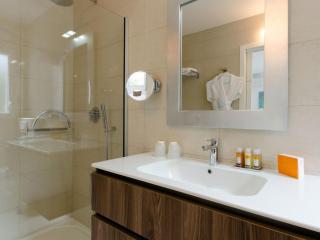 Holiday Home Villa mit 6 Schlafzimmern- privatem Pool Garten und Parkplatz by Interhome - 4