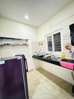 MFB 601 1BHK Apartment by Charter Stays - 4