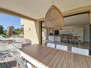 Villa moderne - 4 suites parentales - vue sur le maquis - Piscine - Boulodrome - Jardin - Porto Vecchio - 4