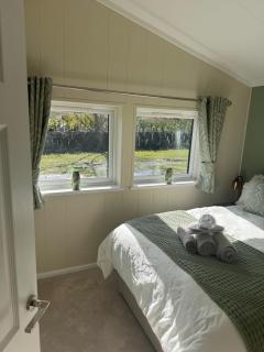 Lytham Luxury Lodge - 8