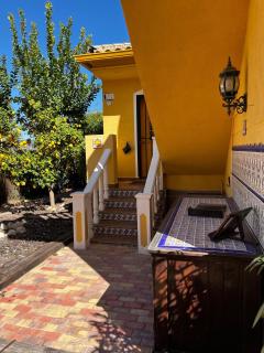 Private family villa with swimming pool and gym near Alicante - 1