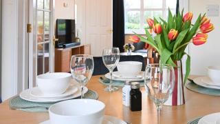 Bright 3BR House Ideal for Families & Groups - 8