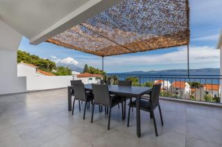 Seventh Heaven - Luxury Seaview Apartment - 0