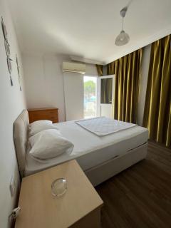 Tiffany Otel - 8