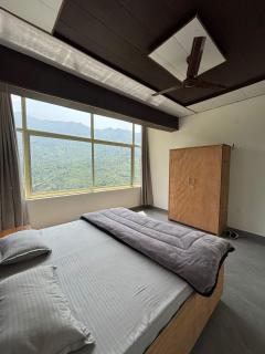 The Jade Inn - 4
