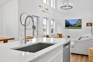 Hideaways Mins to Lake King Bed Dbl Garage AC - 9