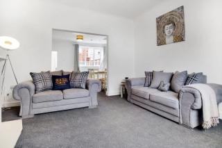 Sleek Gem Home in Houghton le Spring, Sleeps 5 - 6