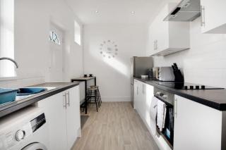 2 Bed Cottage with Garden & Stunning Field Views - 6