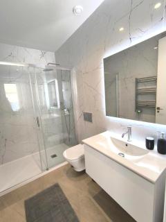 Sunny Coast Apt 3BR, 2BATHS, AC and Heated POOL - 2