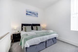 Spacious 3-Bed Home in South Shields, Sleeps 8 - 7