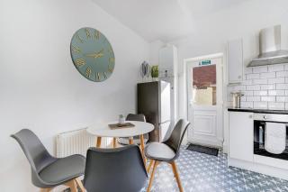 Spacious 3-Bed Home in South Shields, Sleeps 8 - 5