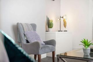Spacious 3-Bed Home in South Shields, Sleeps 8 - 1