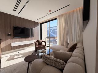 Amara BLVD 1BR Balcony BLVD view - 3