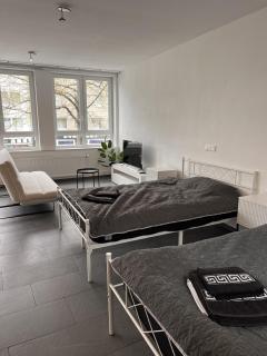Modern Apartment with 2 Beds, Netflix & Top Location - 5