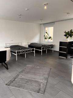 Modern Apartment with 2 Beds, Netflix & Top Location - 4