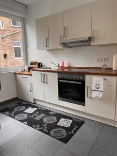 Modern Apartment with 2 Beds, Netflix & Top Location - 3