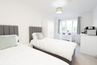 Private Self-Contained Studio with Own Entrance & Parking - 0