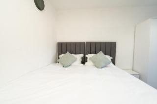 Private Self-Contained Studio with Own Entrance & Parking - 4