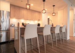 304 - Chic Minimalist Condo - River & Serenity - 9