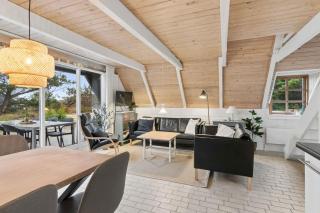 Charming Summer House With A Lovely Large Terrace - 8