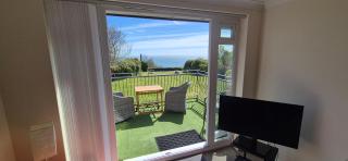 Sea-view Apts Ferry Savings - 9