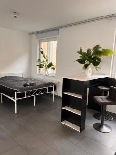 Modern Apartment with 2 Beds, Netflix & Top Location - 9