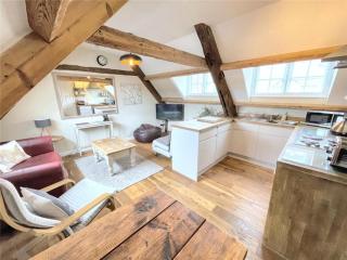 Characterful & Central - Entire Flat - 0